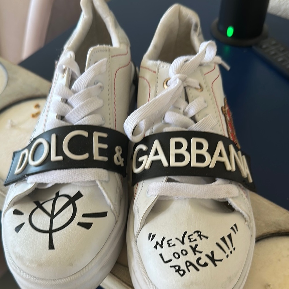 Women’s sneakers 6.5 US size